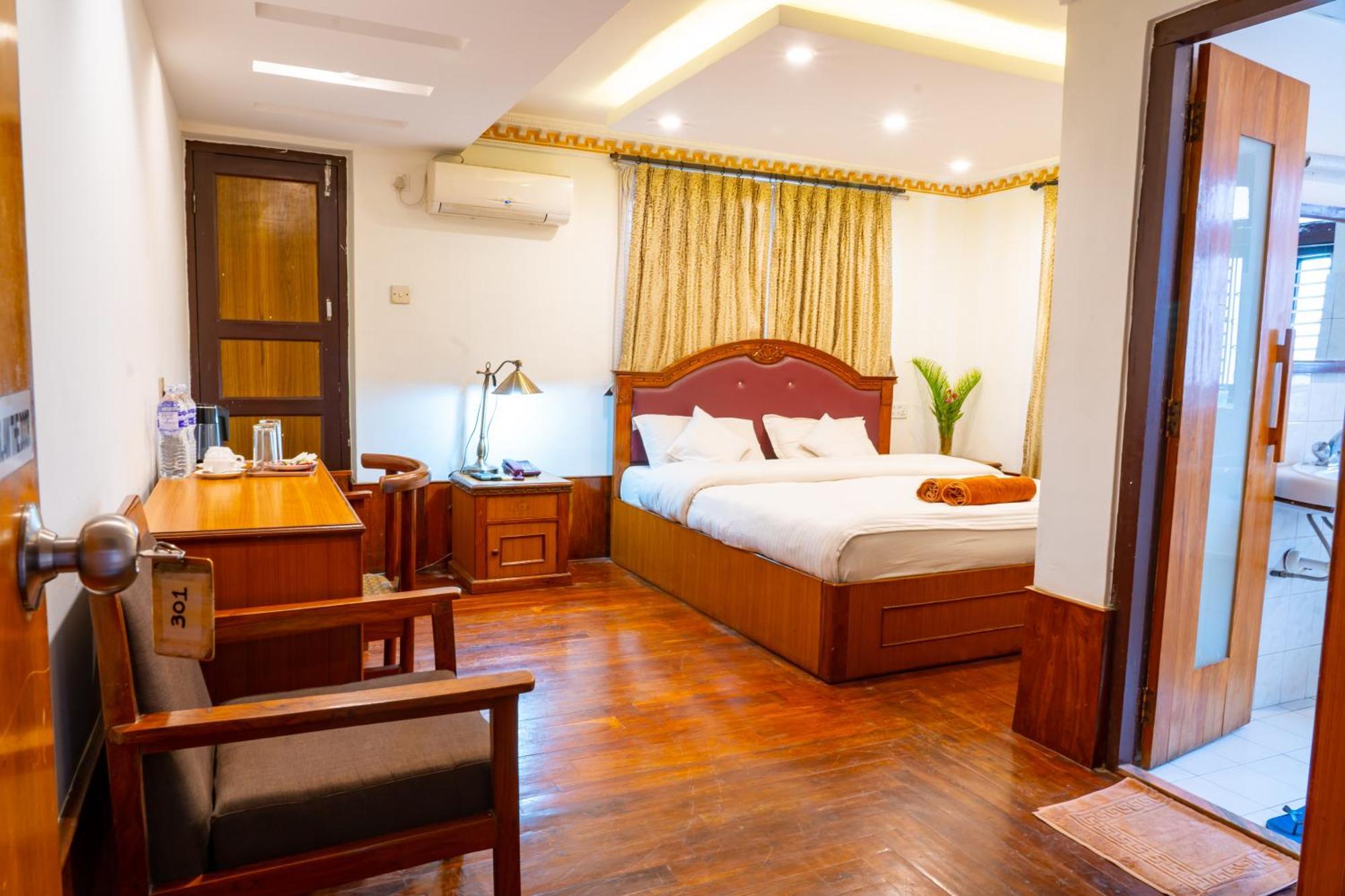 Hotel Ganesh Himal Kathmandu Ngoại thất bức ảnh